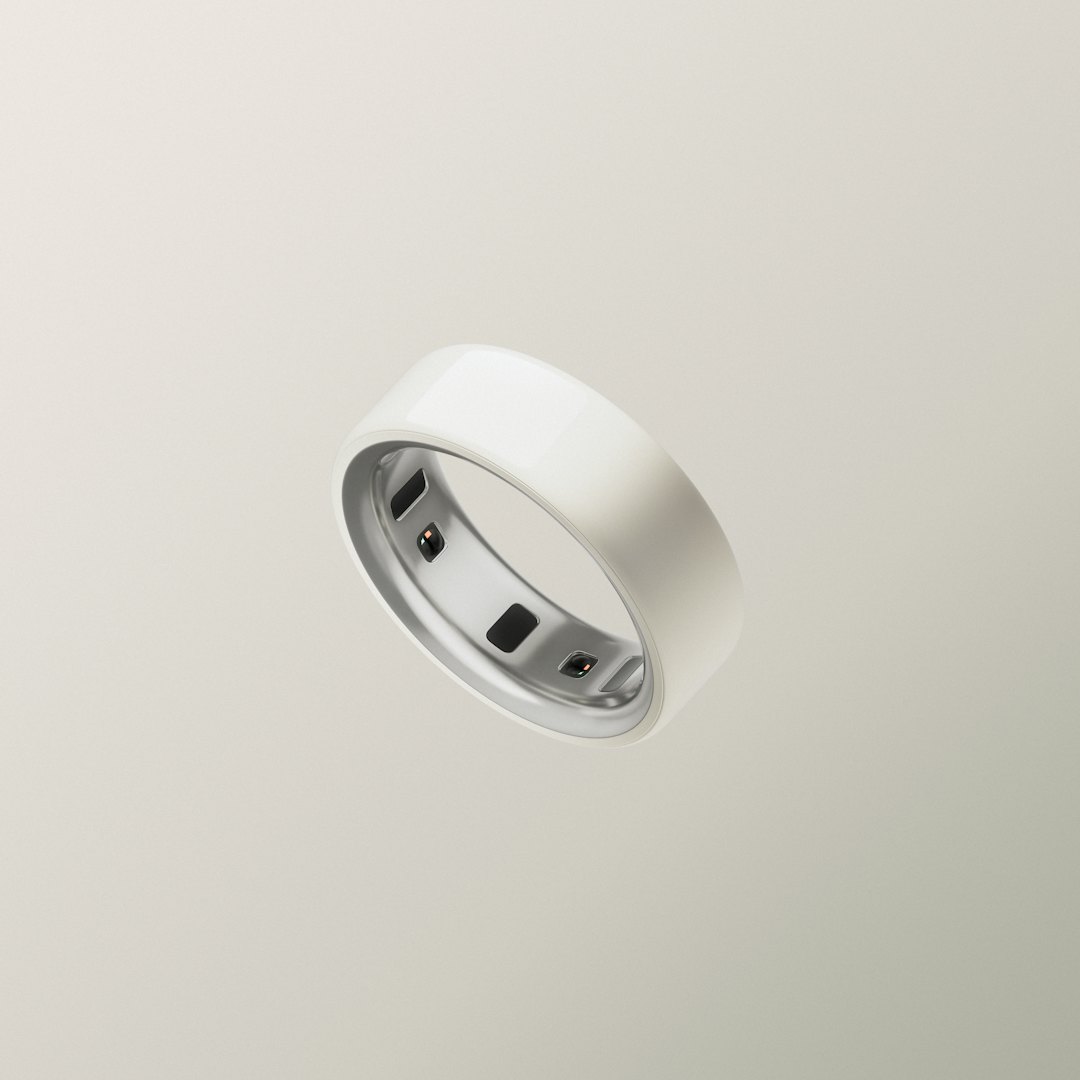 https://ourahealth.imgix.net/hardware-pdp/hero-carousel/or4-ceramic-cloud-angle-view.png?ixlib=js-3.8.0&auto=format&fit=max&fm=png&q=70&w=1080&s=72ab518adb6b60d2d6fa9e8873e3f706